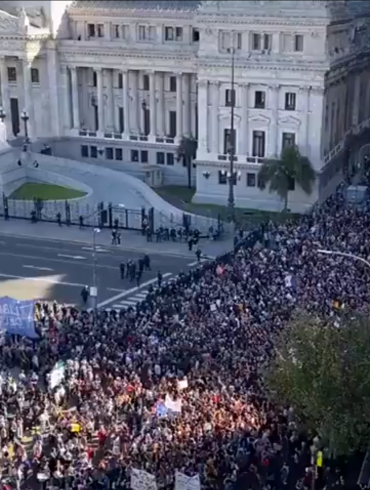 Universitarios de Argentina protestan