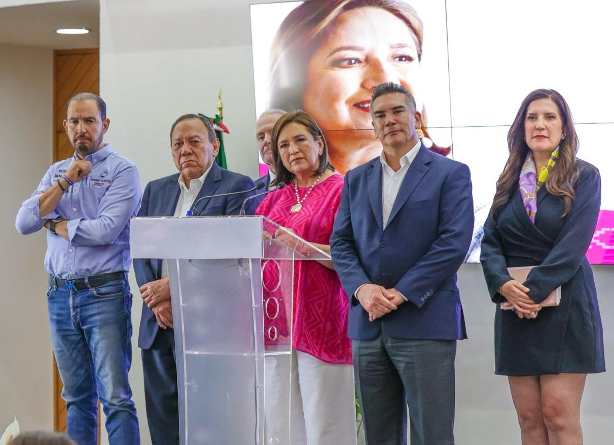 Xóchitl solicita al INE cancelar 