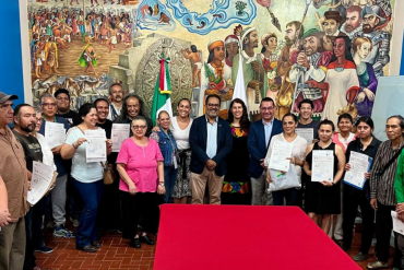 La Alcaldía Coyoacán ofreció certeza jurídica a 25 locatarias y locatarios pertenecientes al padrón histórico del Mercado Artesana