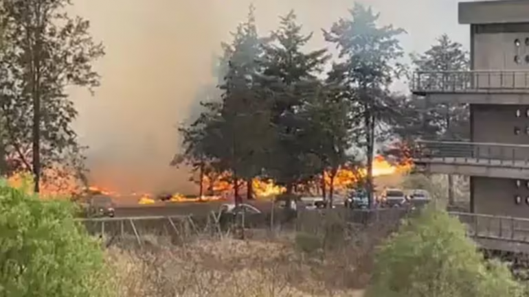Fuerte incendio en el campus de la Universidad Autónoma