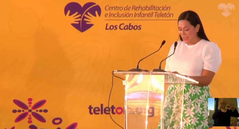 Ariadna Montiel asiste a colocación de la primera piedra del CRIT Teletón en Los Cabos