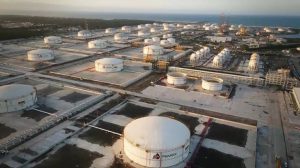 Refinería Olmeca inicia procesamiento de 100 mil barriles diarios de crudo