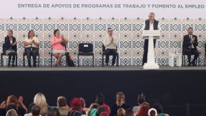 Entrega Martí Batres apoyos de fomento al trabajo digno y economía social a 5 mil 800 capitalinos, con un monto de 147.9 mdp