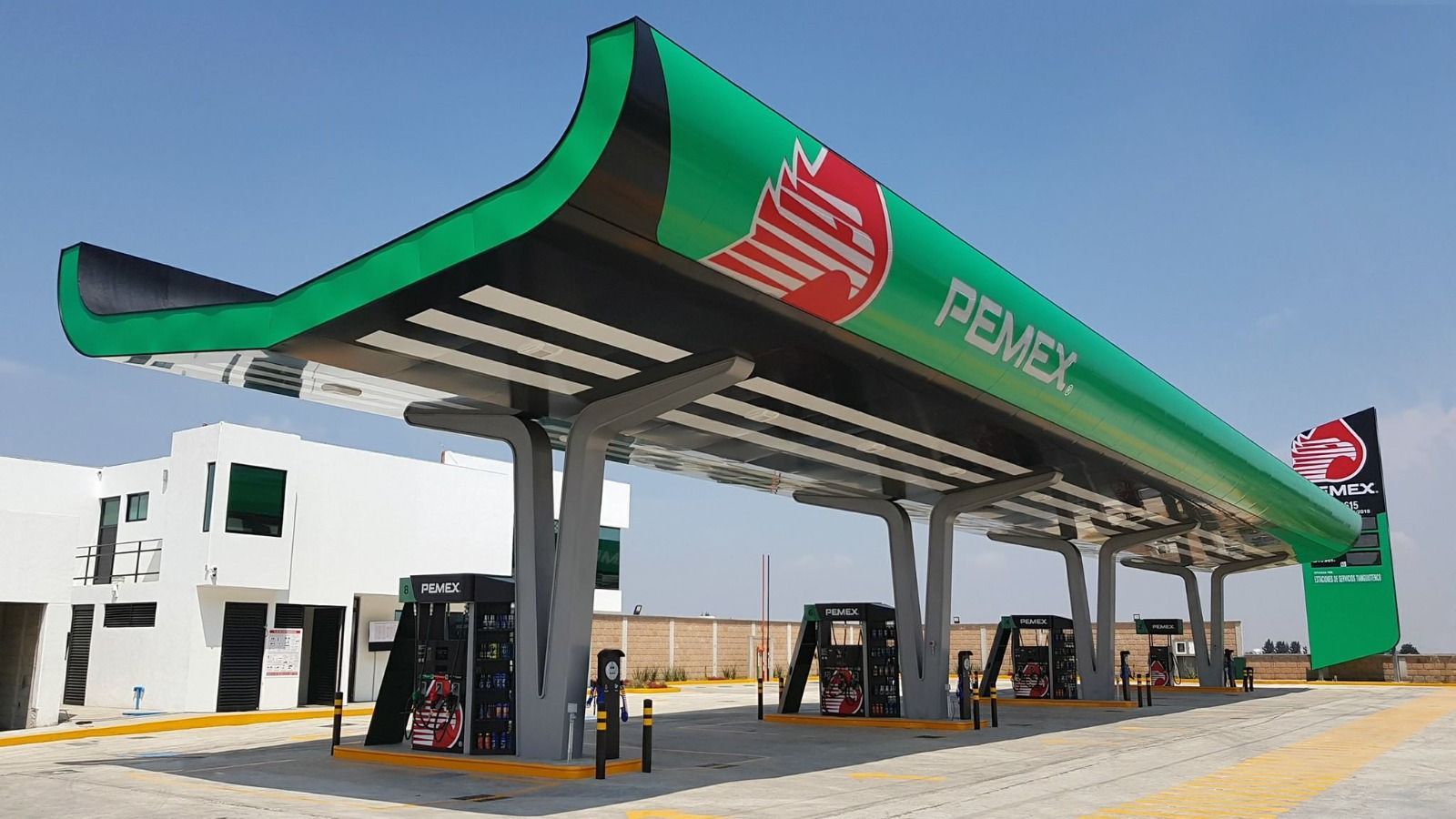 PEMEX aumenta 20% la producción de gasolina en agosto gracias a la Refinería Olmeca