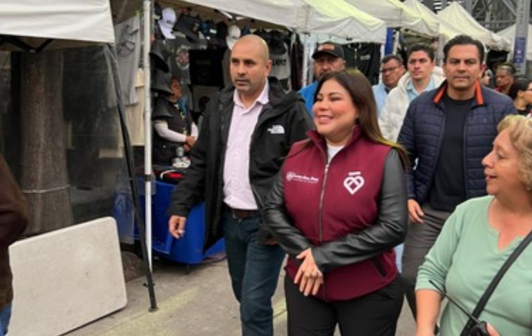Lourdes Paz supervisa vía pública de Iztacalco