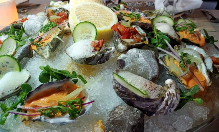 Disfruta en «Ilios» la experiencia «Oyster & Bubbles» en esta primavera