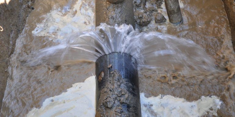 Fugas de agua y su impacto económico: soluciones para enfrentar un problema silencioso