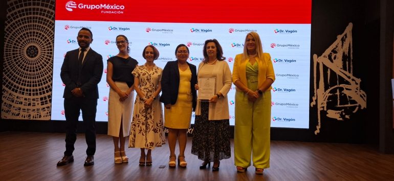 Reconoce EMA con acreditación internacional al laboratorio móvil del Dr. Vagón