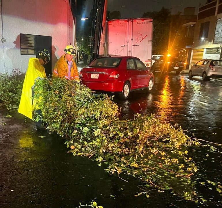 Alcaldía Benito Juárez atiende más de 28 emergencias por lluvias intensas
