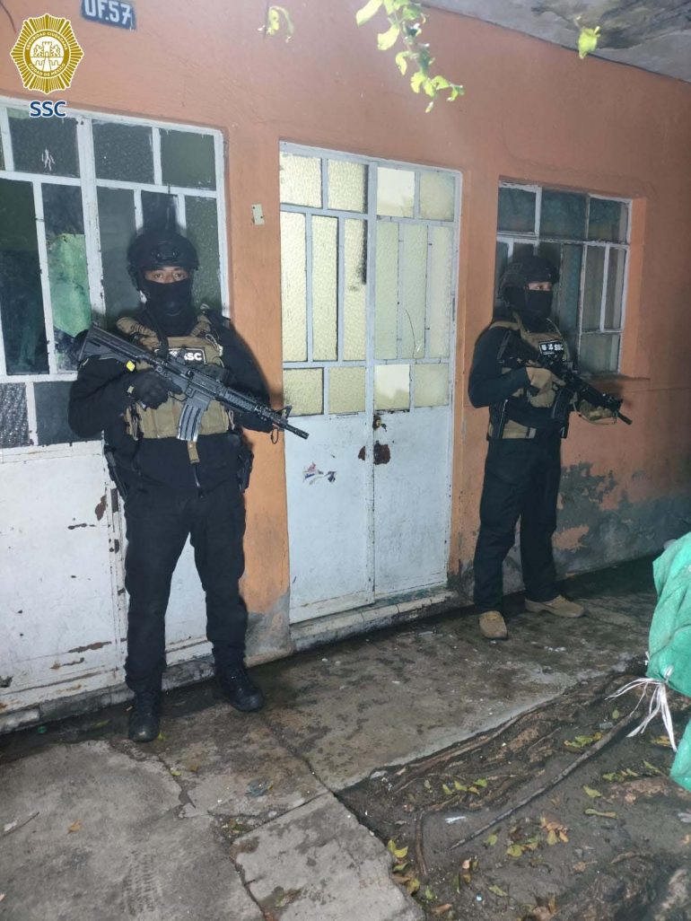 Caen en Iztacalco dos hombres con más de 400 dosis de narcóticos