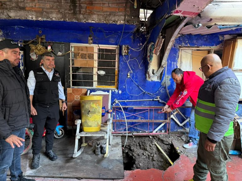 Ocho familias serán reubicadas temporalmente tras determinación de autoridades capitalinas y de Miguel Hidalgo