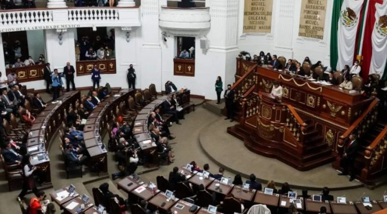¿Qué es la Constitución de la Ciudad de México, qué contiene y cómo se divide?