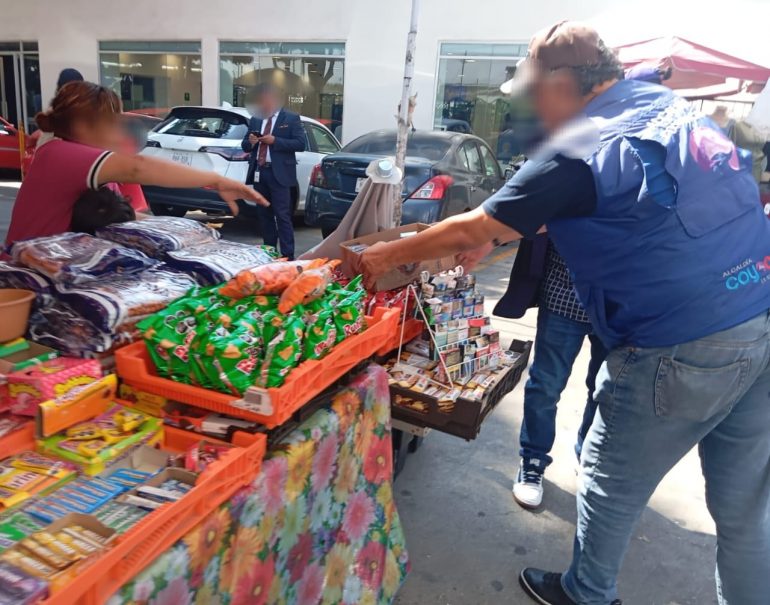 Retira Coyoacán tabaco ilegal en el CETRAM Tasqueña