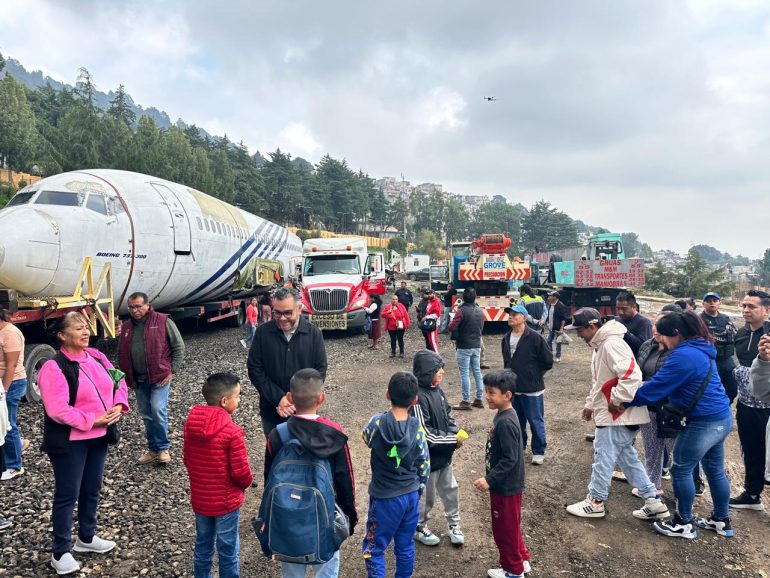 Llega el Avión Biblioteca a la Utopía Oyamel en la Magdalena Contreras