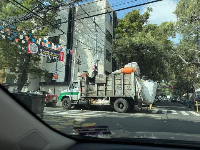 Diputados de Morena impulsan partida especial para renovar camiones recolectores en CDMX