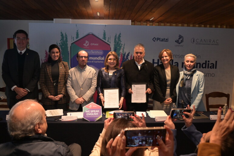 CENEVAL, CANIRAC y Platzi lanzan “Habla mundial”, programa de capacitación de inglés para la industria turística rumbo al Mundial 2026