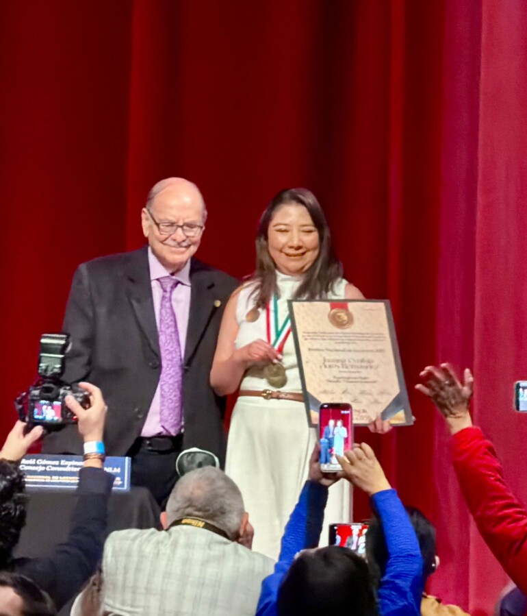 Se entrega el Premio Nacional de Locución 2025 en la CDMX; destaca el reconocimiento a Joanna Flores