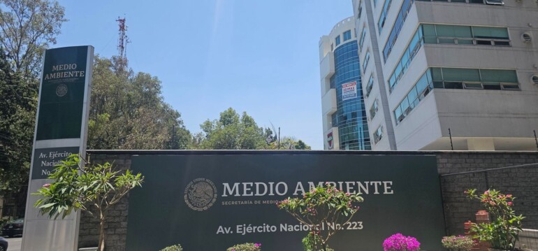 Alistan licitación de limpieza en SEMARNAT en medio de señalamientos internos