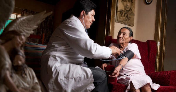 Celebran tercer aniversario del programa Médico en Tu Casa en CdMx