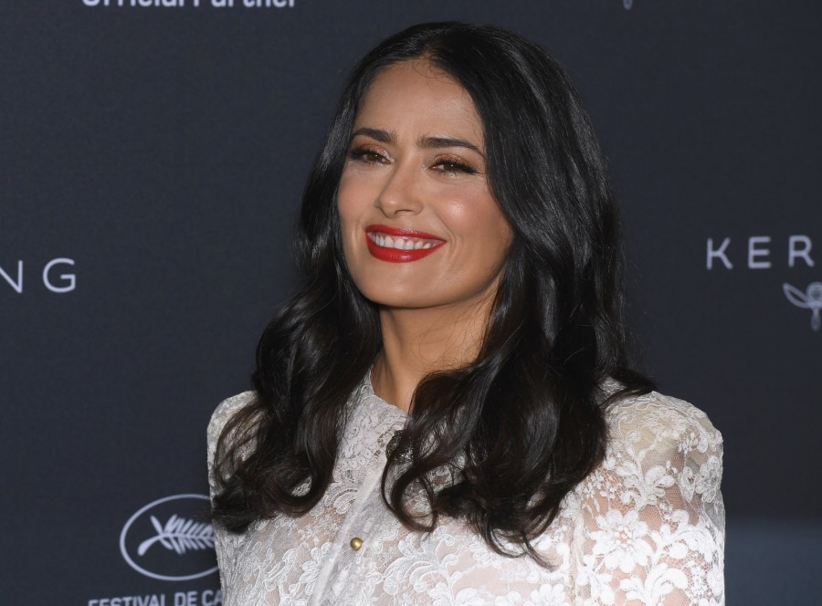 Ve Salma Hayek avance para las mujeres creativas en México