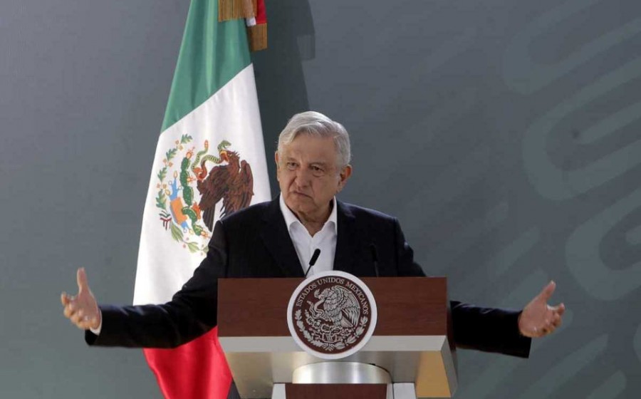 AMLO califica como politiquera propaganda panista de gobernadores