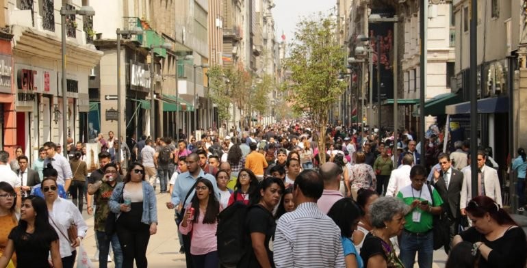 Tránsito de peatones podría iluminar la calle de Madero