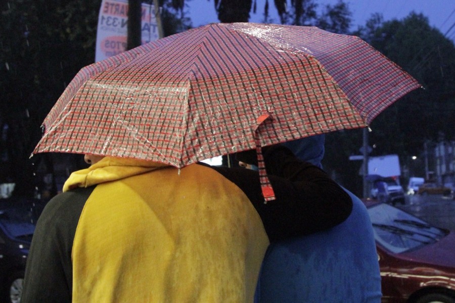 Intensas lluvias azotan la CdMx