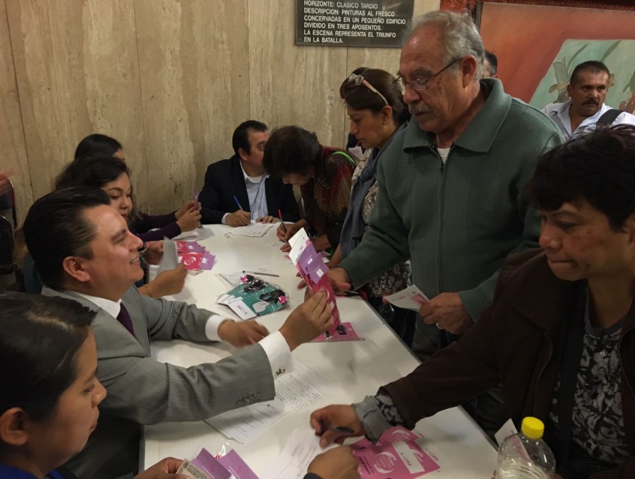 Continúa entrega de silbatos antiacoso