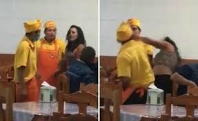 Investigan a empleados que golpearon a una mujer en taquería