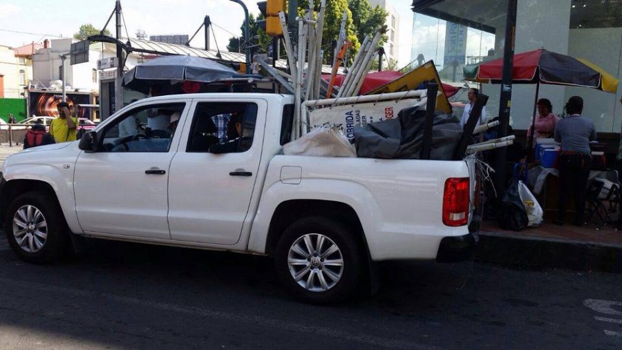 Arne sustrae carpa de Semovi y no paga parquÃ­metro