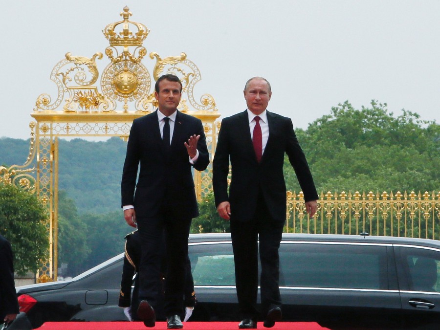 Macron se reúne con Putin