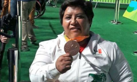Catalina Díaz gana bronce en levantamiento de pesas
