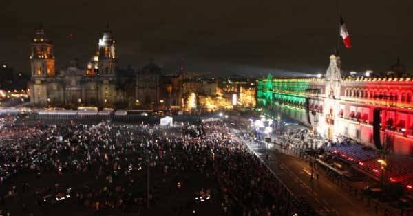 AMLO invita a los mexicanos a acudir al grito en el Zócalo