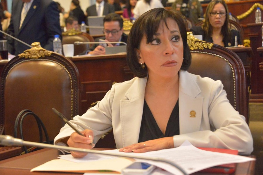 Pide Morena se garantice paridad de género en administración pública