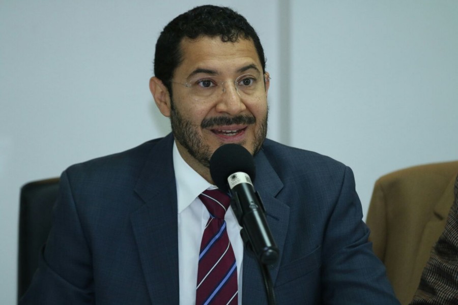 Batres reconoce lucha por la candidatura con Monreal