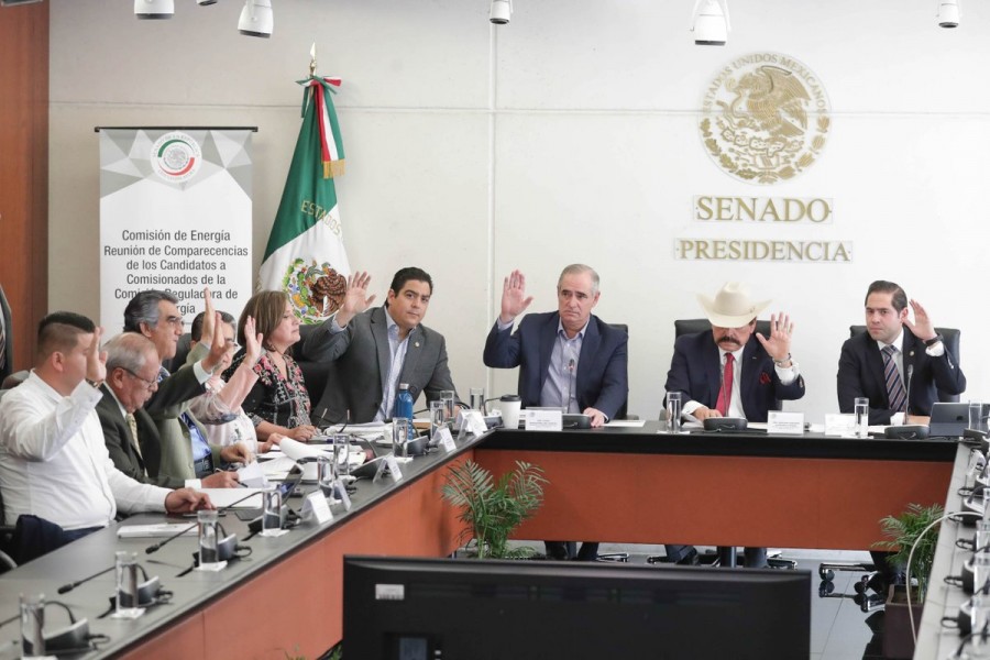 Aspirantes a la CRE provocan debate acalorado entre senadores