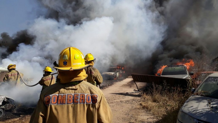 Se incendia depósito vehicular de la Fiscalía de Oaxaca