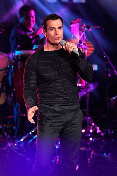 David Zepeda hace playback