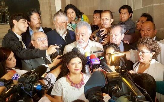 Formaliza Encinas reclamo ante SCJN sobre Constitución local. Acusa de ilegal decisión del ministro Laynez