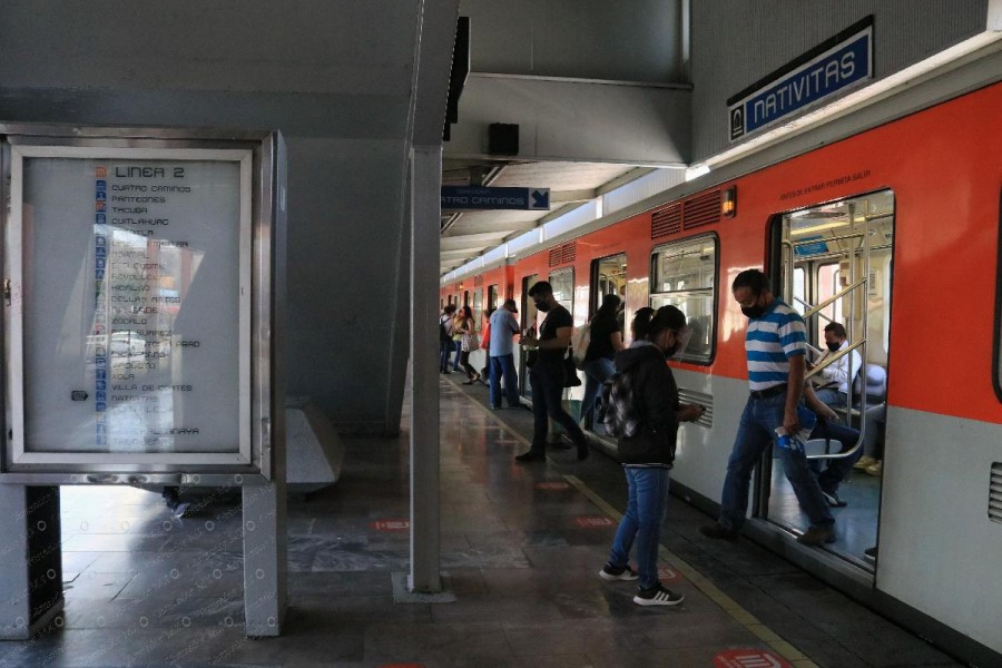 Línea 2 transportó a más de 200 mil personas en su primer día de reapertura
