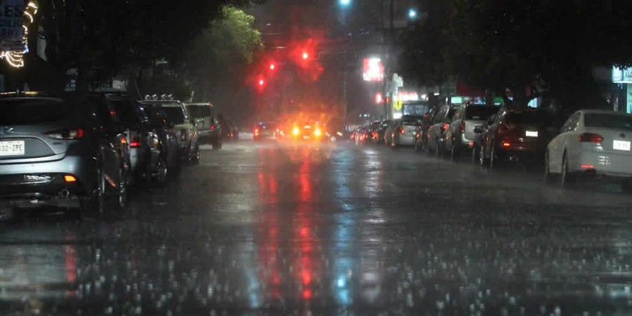 Lluvia ligera a fuerte por la tarde noche en la CDMX