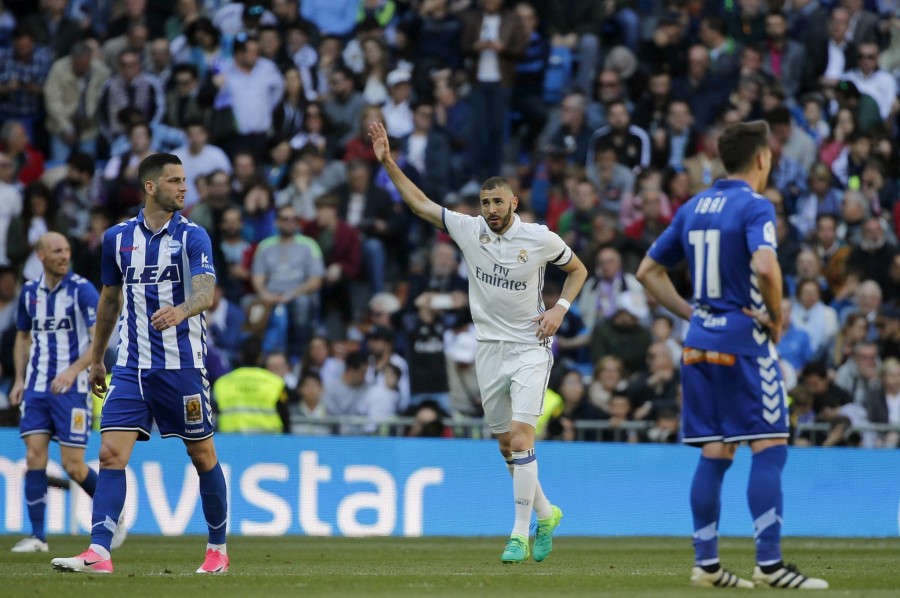 Real Madrid gana al Alavés a pesar de ausencias