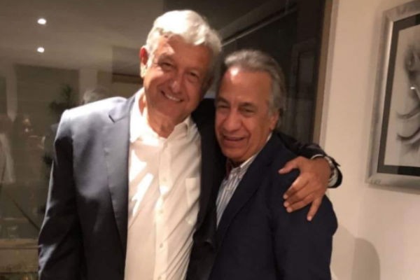 Gana compadre de AMLO nuevo contrato