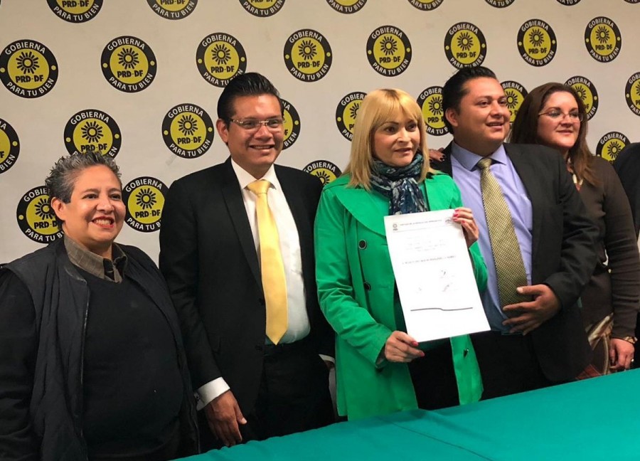 Rocio Banquells busca ser diputada por el Sol Azteca