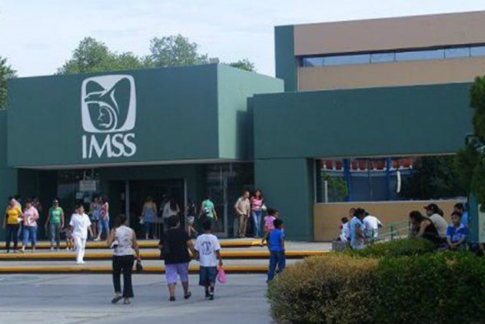 Desalojan Hospital La Raza por hombre con intoxicación química