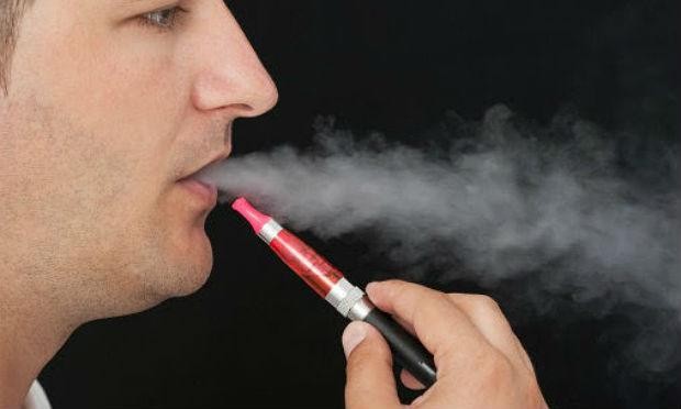 Advierte investigadora de la UNAM sobre riesgos del cigarro electrónico
