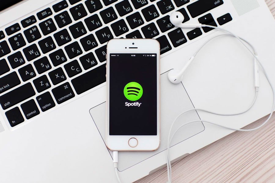 Spotify acusa a Google y Apple de posición privilegiada por restringir servicios