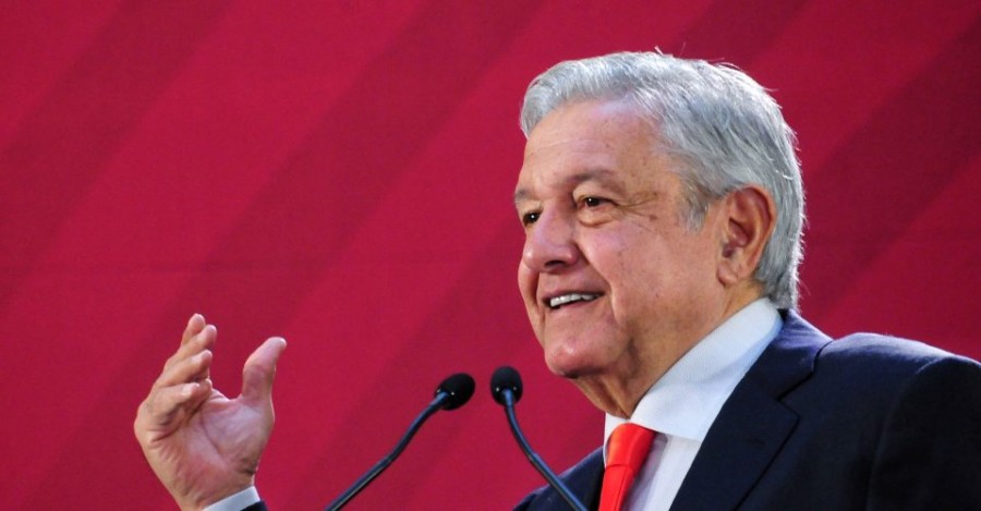 Ni un paso atrás en el combate a corrupción, afirma López Obrador