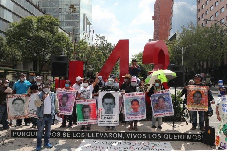 Exdirector de la Policía Federal Ministerial se entrega por caso Ayotzinapa