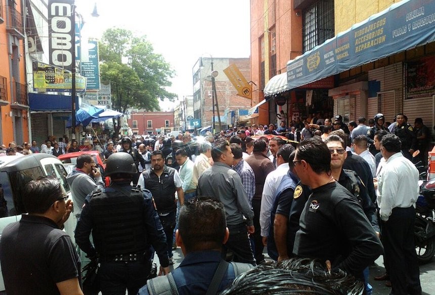 Balacera en Plaza Meave deja un muerto y dos lesionados